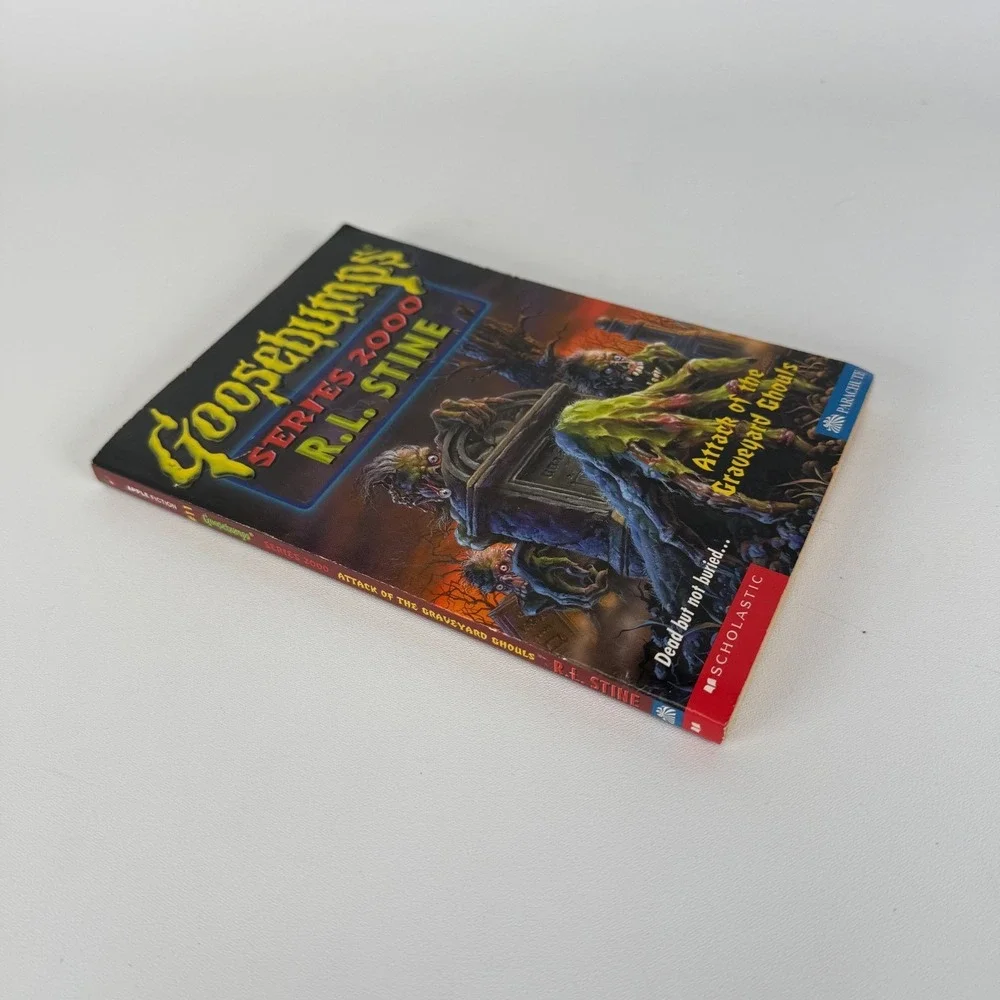 R.L. STINE Goosebumps Series 2000 #11 Attack of the Graveyard‎ Ghouls 1st Print